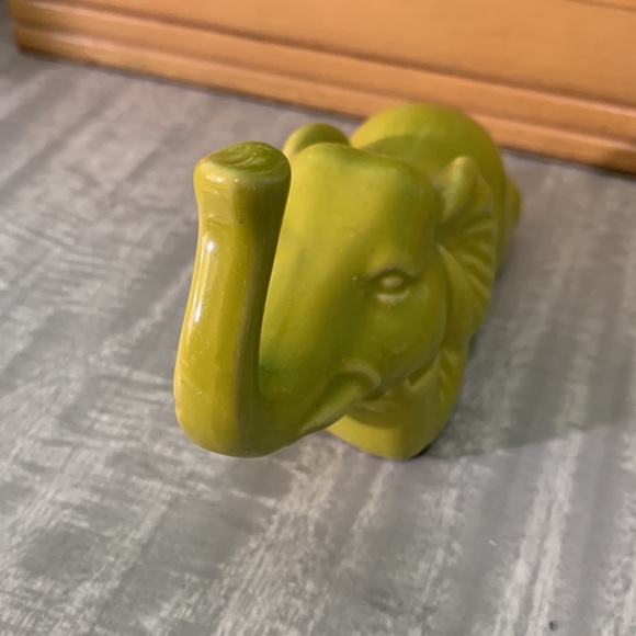 Green ceramic Elephant with trunk up - Picture 2 of 4
